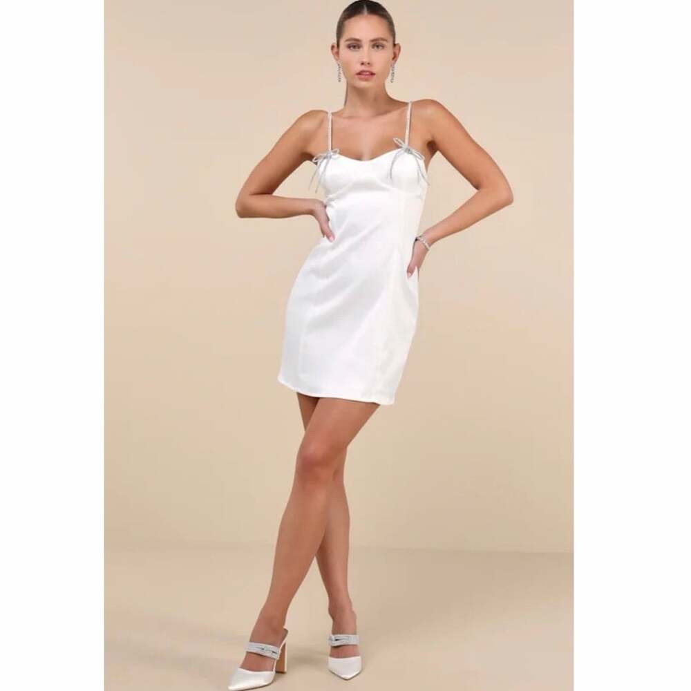NWT Collective The Label White Satin Mini Dress XS Rhinestone Bow Bridal - Picture 4 of 12